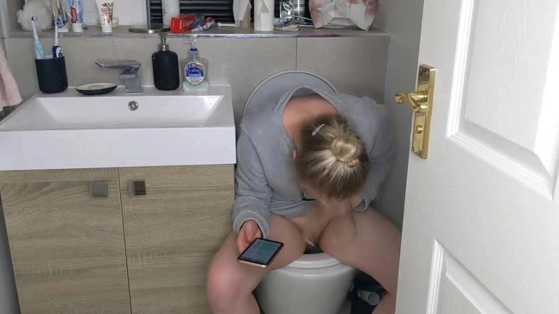 PooGirlSofia - Talking on the toilet whilst shitting  (2024) [FullHD]