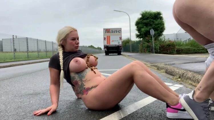 Devil Sophie - Hungry for sports - please shit me really full - Public on the roadside  (2024) [FullHD]