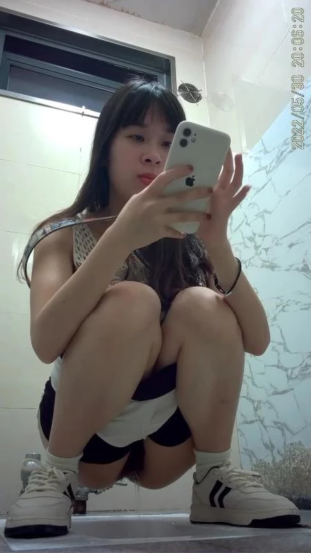 BFJP-75 Beautiful Girl Toilet Voyeur Urination 美少女トイレ盗撮放尿 Uncensored  (2024) [HD]